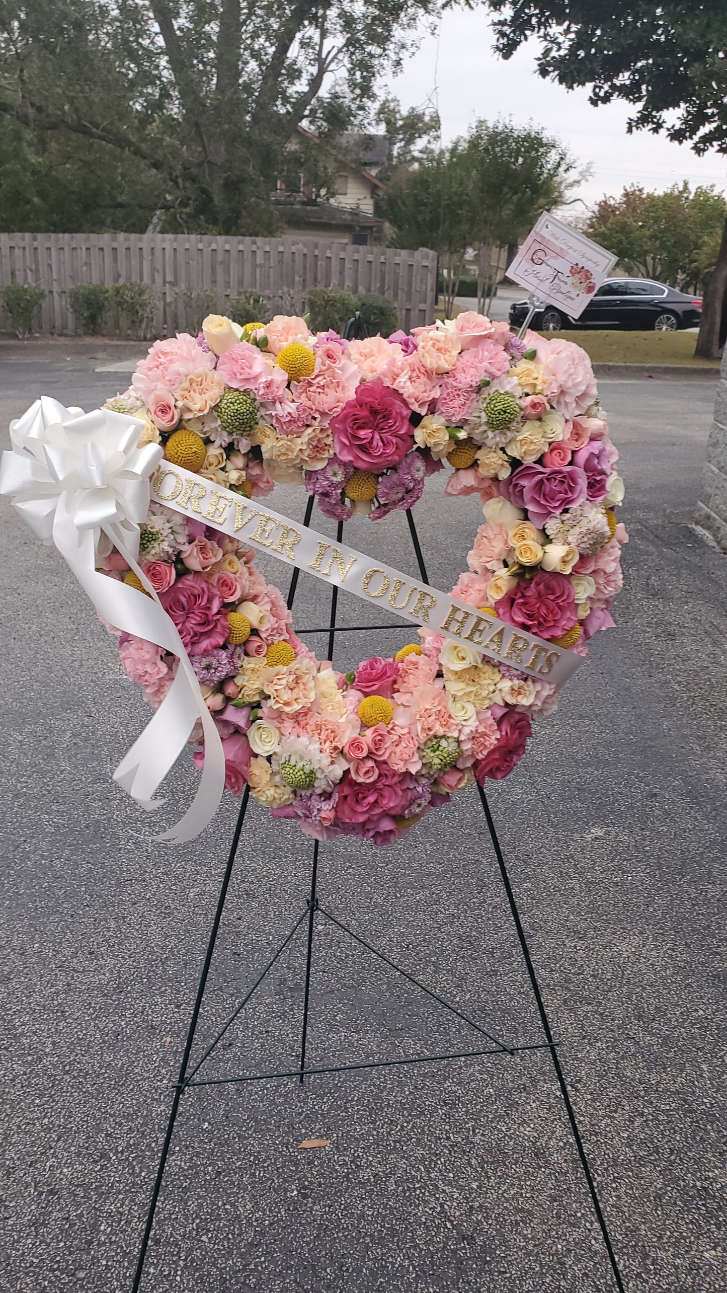 Sympathy Heart Stand